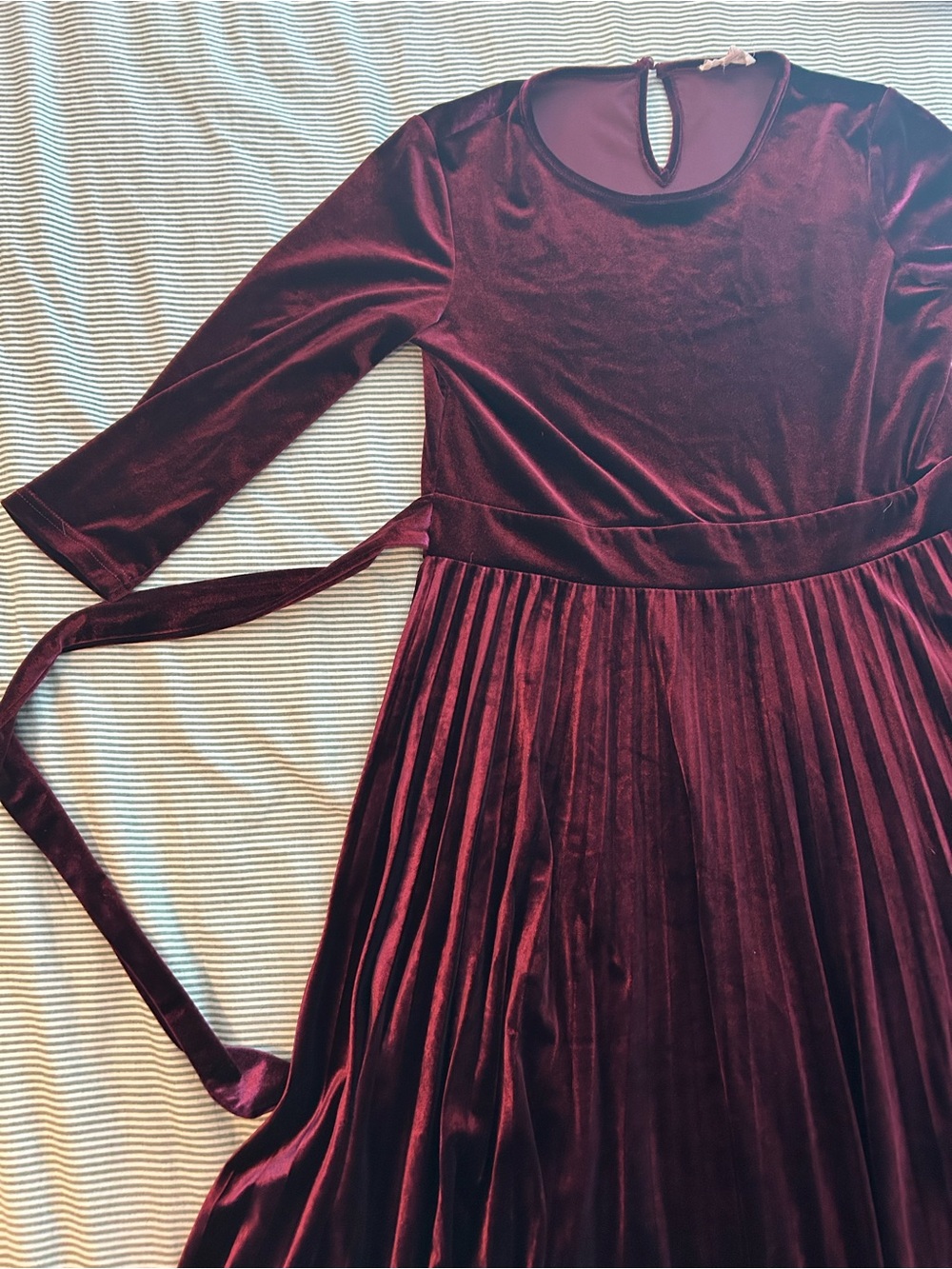 Velvet Long-Sleeve Pleated Midi Dress - Burgundy